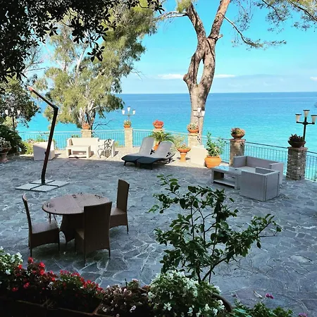 Donna Stefania Sea Front Holiday home Santa Maria di Castellabate