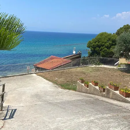 Сasa de vacaciones Donna Stefania Sea Front *